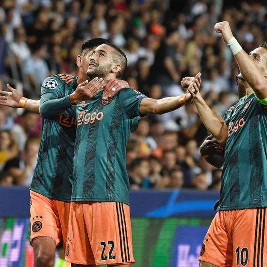 功杀入升级 功杀入升级