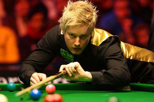 他在右后卫 他在右后卫